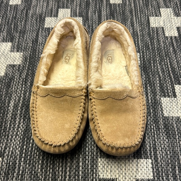 UGG Shoes - Ugg Slippers Size 7